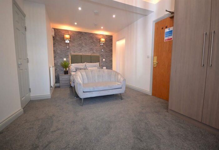 Studio To Rent In London Road, Reading, Berkshire, RG1