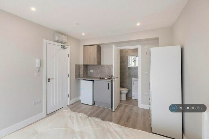 Studio To Rent In Sutton, Sutton, SM1