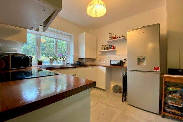 2 Bedroom Flat To Rent In St. Stephens Road, London, E3
