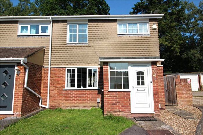 3 Bedroom Semi-Detached House To Rent In Lea Springs, Fleet, Hampshire, GU51