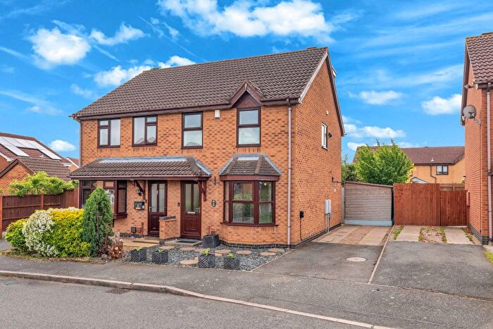 4 Bedroom Semi-Detached House For Sale In Sycamore Way, Loughborough, LE11
