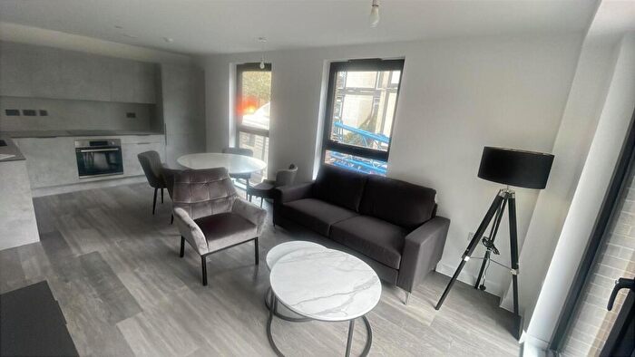 2 Bedroom Flat To Rent In Ordsall Lane, Salford, M5