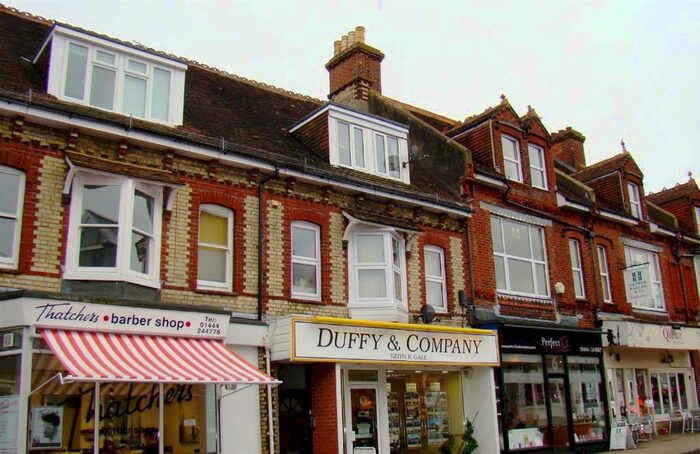 1 Bedroom Flat To Rent In Church Road, Burgess Hill, RH15