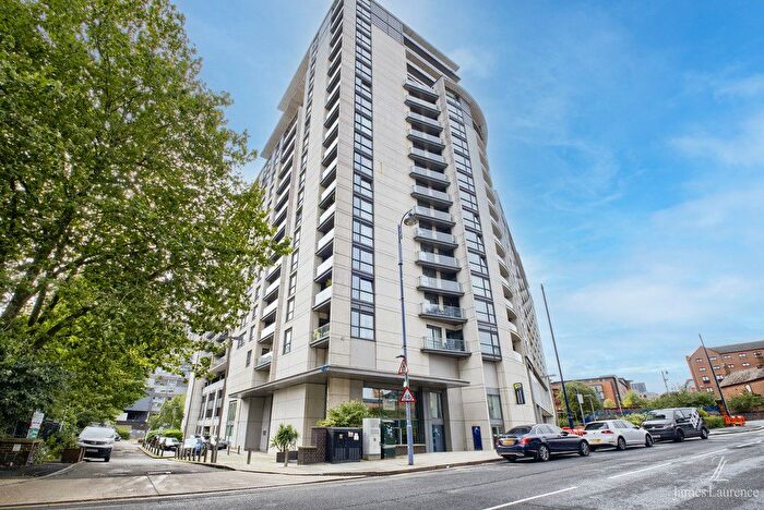 2 Bedroom Flat To Rent In Centenary Plaza, Holliday Street, Birmingham, B1