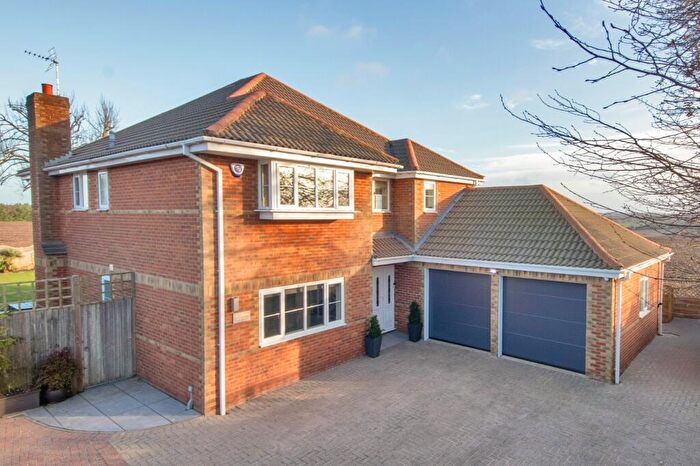 5 Bedroom Detached House For Sale In Main Road, Longfield Hill, Longfield, Kent, DA3