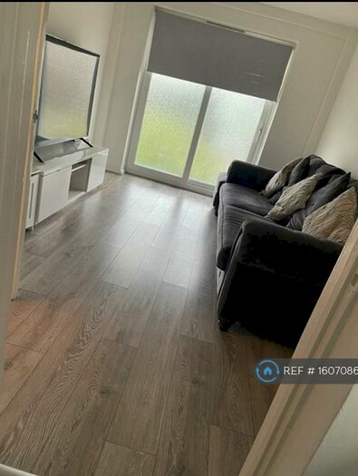 1 Bedroom Flat To Rent In Freeland Court, Sidcup, DA15