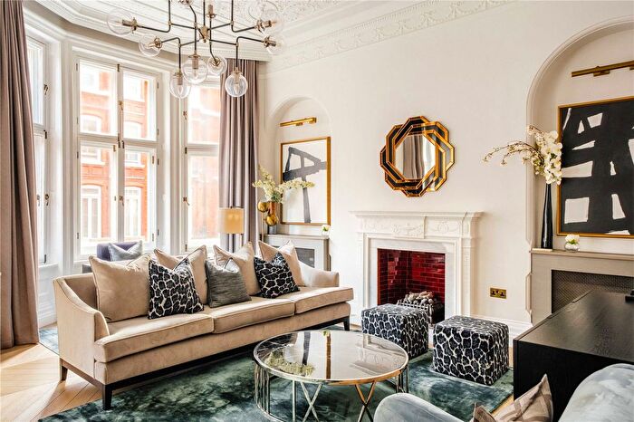 2 Bedroom Flat To Rent In Park Street, Mayfair, W1K