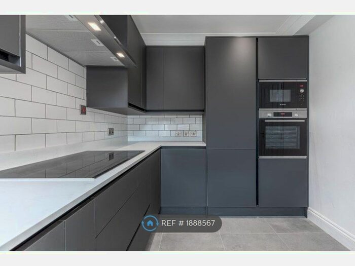 5 Bedroom Maisonette To Rent In Bethnal Green Road, London, E2