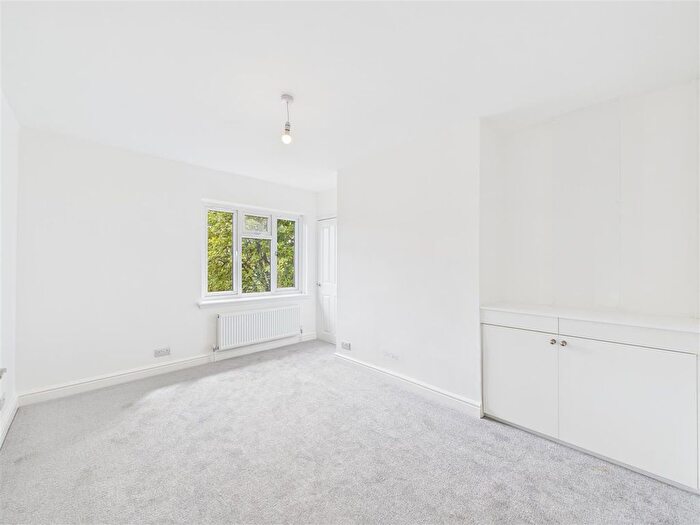 2 Bedroom Flat To Rent In Perryn Road, London, W3