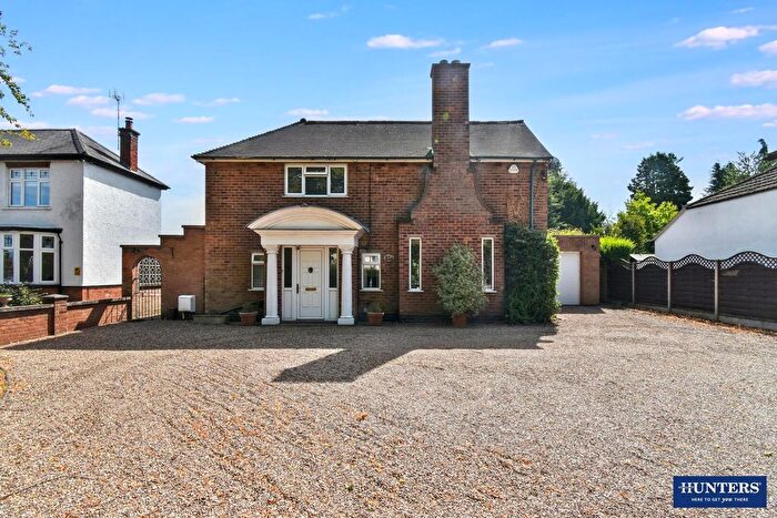 3 Bedroom Detached House For Sale In Leicester Road, Hinckley, LE10