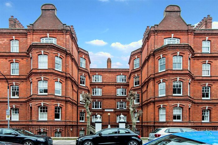 2 Bedroom Flat To Rent In Queen's Club Gardens, London, W14