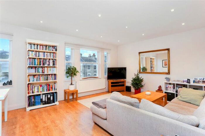 1 Bedroom Flat To Rent In Henley Court, A St. Stephens Avenue, London, W12