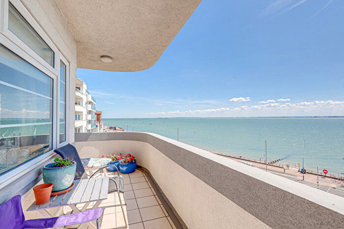 3 Bedroom Apartment For Sale In Seaforth Road, Westcliff-on-sea, SS0