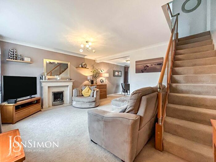 5 Bedroom Detached House For Sale In Falstone Avenue, Ramsbottom, Bury, BL0