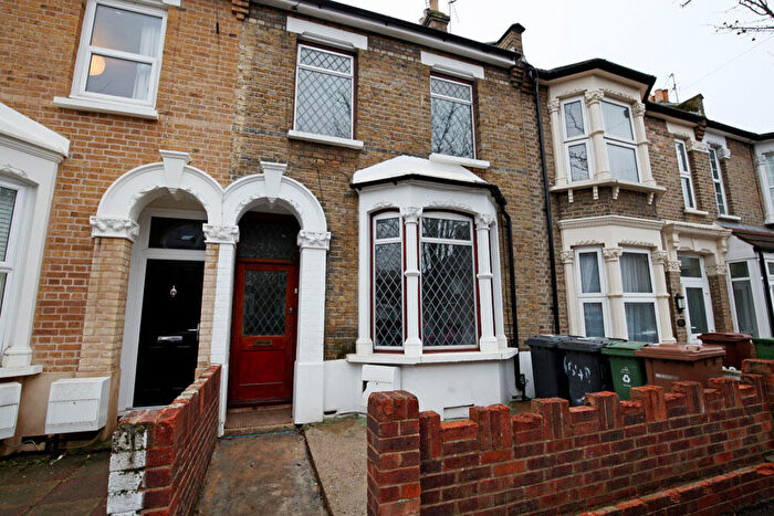 4 Bedroom Terraced House To Rent In Leslie Road, Leytonstone, E11