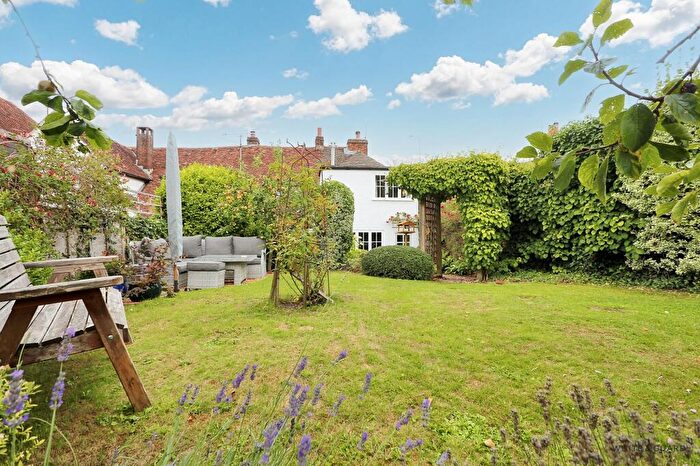 2 Bedroom End Of Terrace House For Sale In High Street, Droxford, SO32