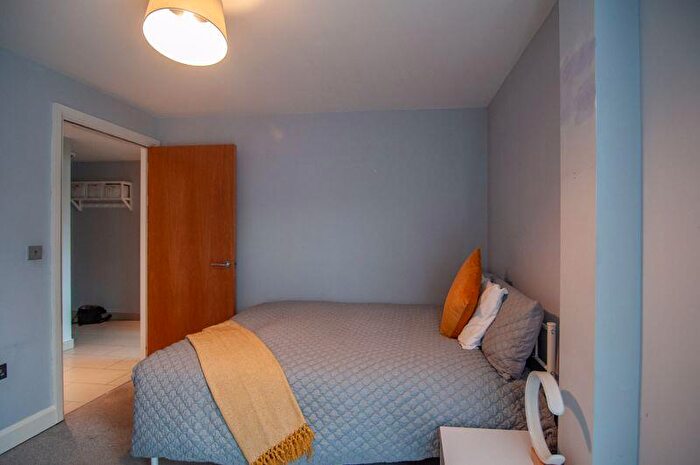 2 Bedroom Apartment To Rent In King Square Avenue, Bristol, BS2