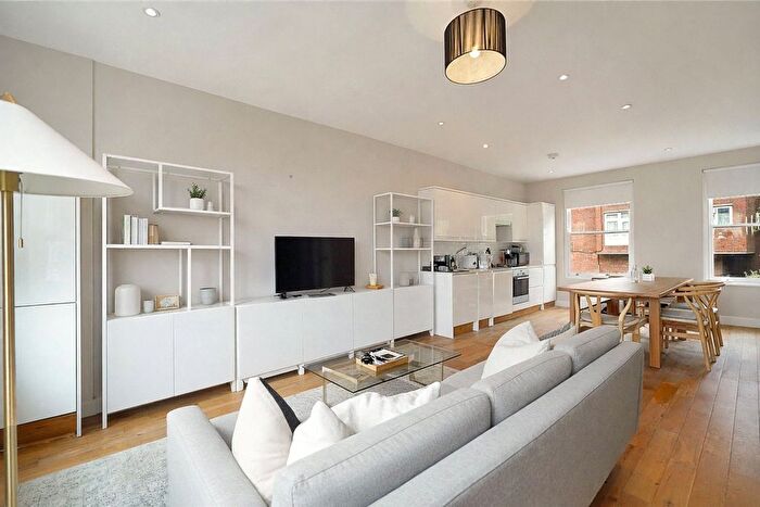 2 Bedroom Flat For Sale In Mill Lane, West Hampstead, NW6