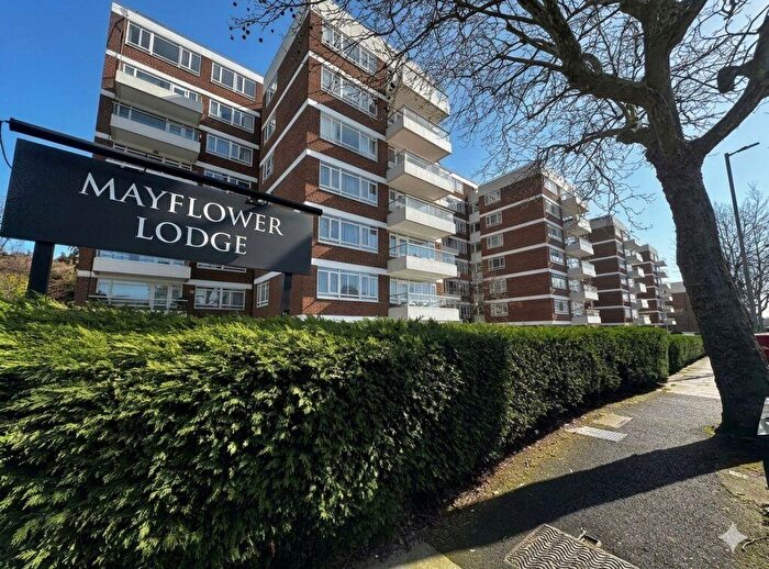 2 Bedroom Apartment To Rent In Regents Park Road, Finchley, N3