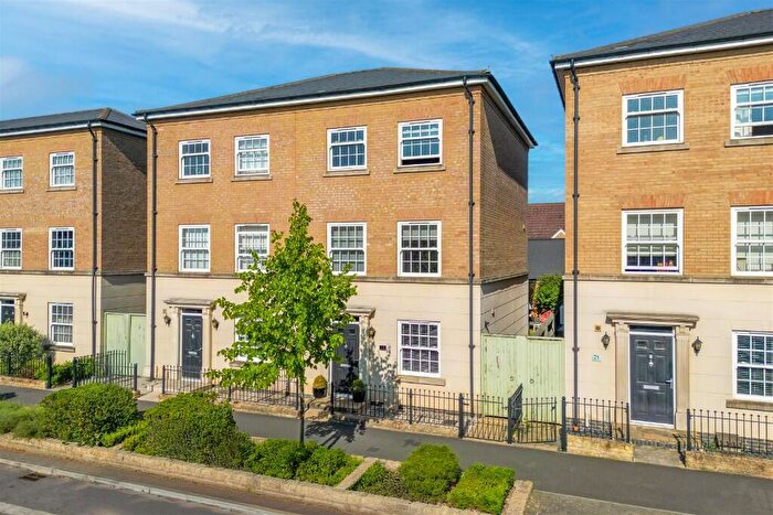 4 Bedroom Semi-Detached House For Sale In The Avenue, Weldon, Northamptonshire, NN17