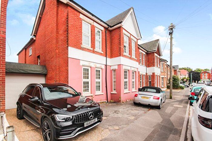 5 Bedroom Detached House To Rent In Wolverton Road, Bournemouth, BH7