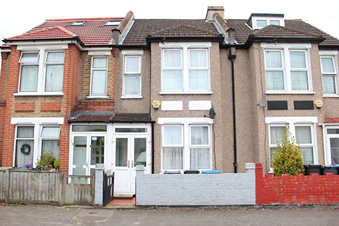 2 Bedroom House For Sale In Haslemere Road, Thornton Heath, CR7