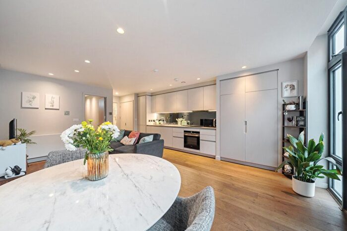 1 Bedroom Flat For Sale In Deodar Road, Putney, London, SW15