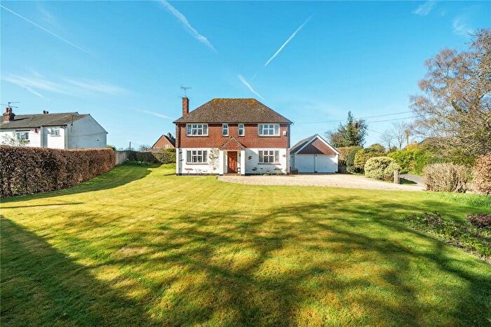 4 Bedroom Detached House For Sale In Drury Lane, Bentworth, Alton, Hampshire, GU34