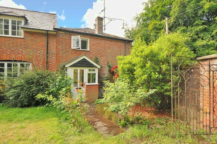 3 Bedroom Semi-Detached House To Rent In Swan Road, Pewsey, SN9