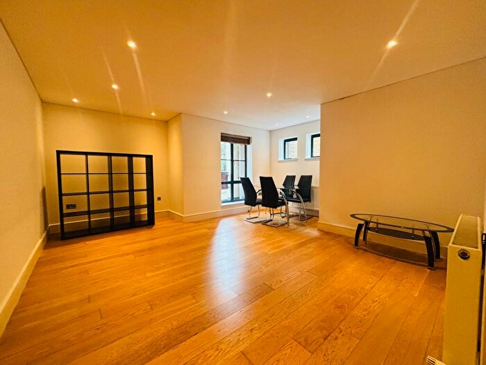 2 Bedroom Flat To Rent In Epping Place, London, N1