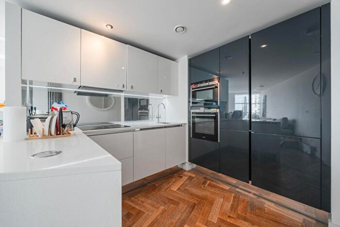 2 Bedroom Apartment To Rent In Eagle Point, City Road, London, EC1V