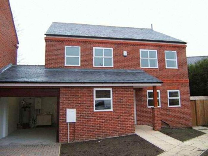 5 Bedroom House To Rent In Chapel Yard, Colton, Leeds, West Yorkshire, LS15