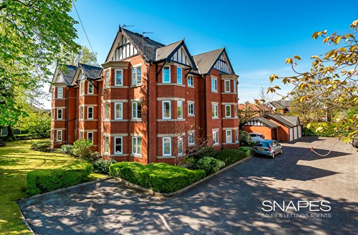 2 Bedroom Apartment For Sale In The Crescent, St. James Lodge, SK3