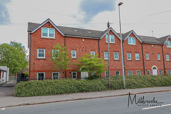 2 Bedroom Flat For Sale In Mesne Lea Road, Worsley, M28