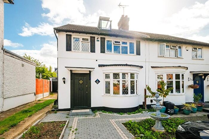 4 Bedroom Semi-Detached House To Rent In St. Barnabas Road, Woodford Green, Essex, IG8