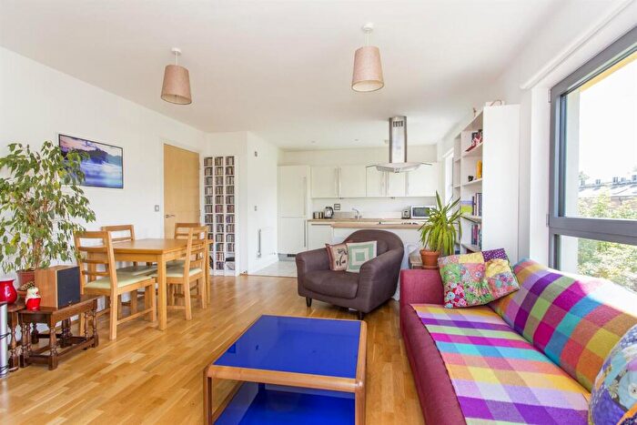 2 Bedroom Apartment To Rent In Oval Road, Camden, NW1