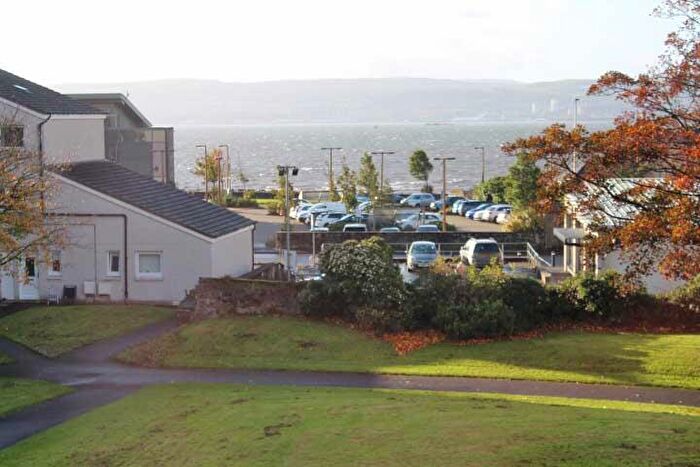 2 Bedroom Duplex To Rent In Maitland Court, Helensburgh, G84
