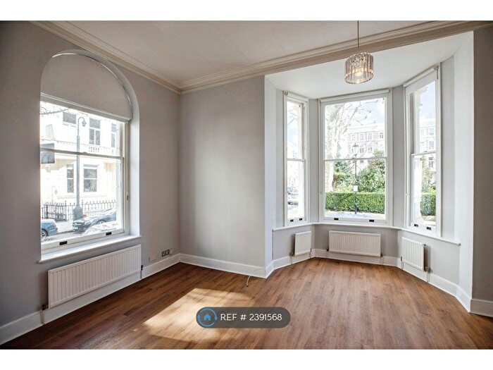 2 Bedroom Flat To Rent In Earl's Court Square, London, SW5