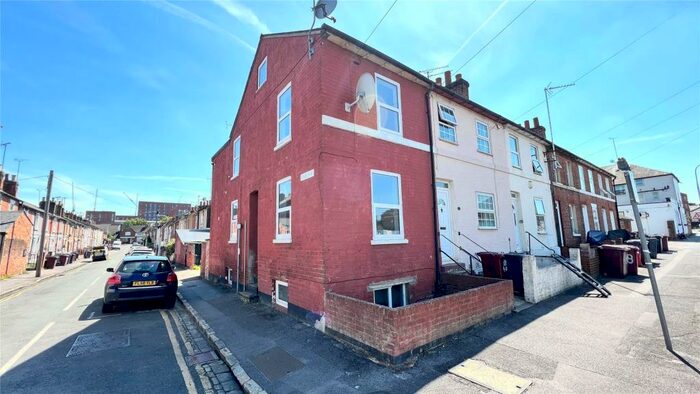 3 Bedroom End Of Terrace House To Rent In Charles Street, Reading, Berkshire, RG1