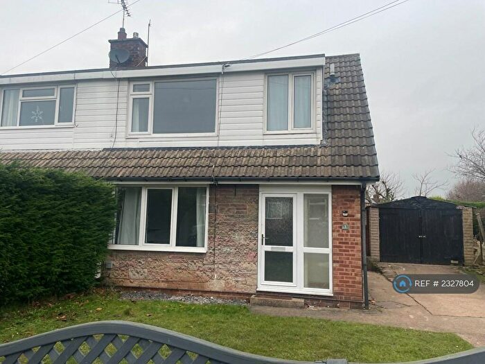 3 Bedroom Semi-Detached House To Rent In Southfarm Avenue, Harthill, Sheffield, S26