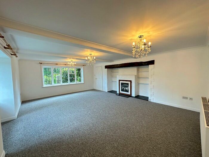 3 Bedroom Ground Flat To Rent In St. Peters Road, Seaford, East Sussex, BN25