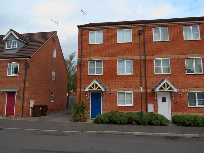 4 Bedroom Town House To Rent In Tannin Crescent, Bulwell, Nottingham, NG6