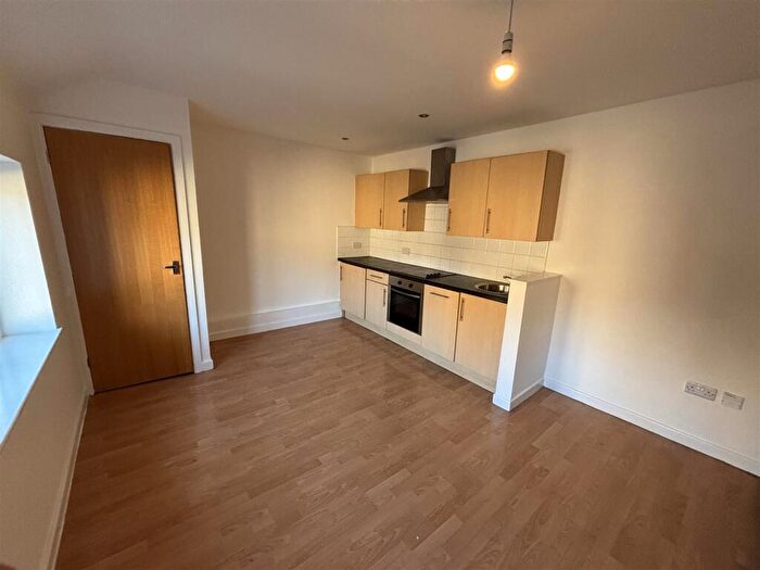 2 Bedroom Flat To Rent In The Chambers, Crown St, Halifax, HX1