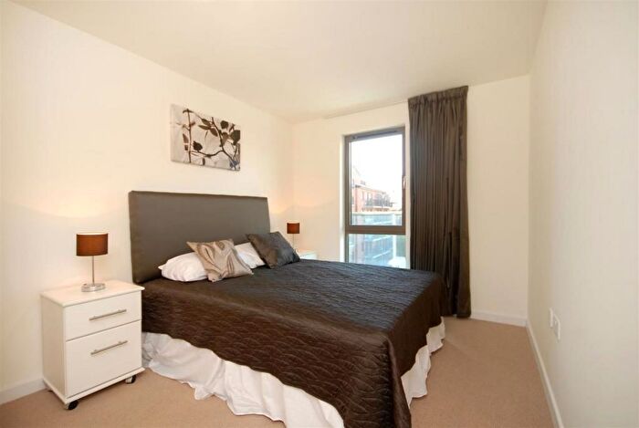 2 Bedroom Flat To Rent In Brook House, Shadwell, E1