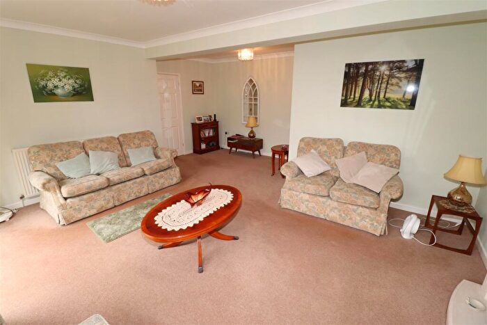 3 Bedroom Detached Bungalow For Sale In Eden Croft, Kenilworth, CV8