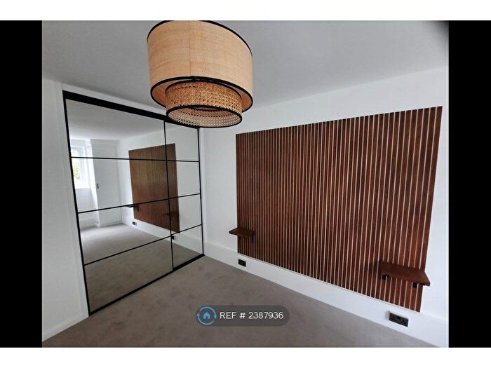 1 Bedroom Flat To Rent In Randmore Court, Beckenham, BR3