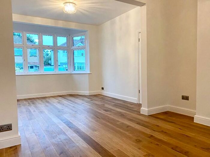 3 Bedroom Property To Rent In Chailey Avenue, Enfield, EN1