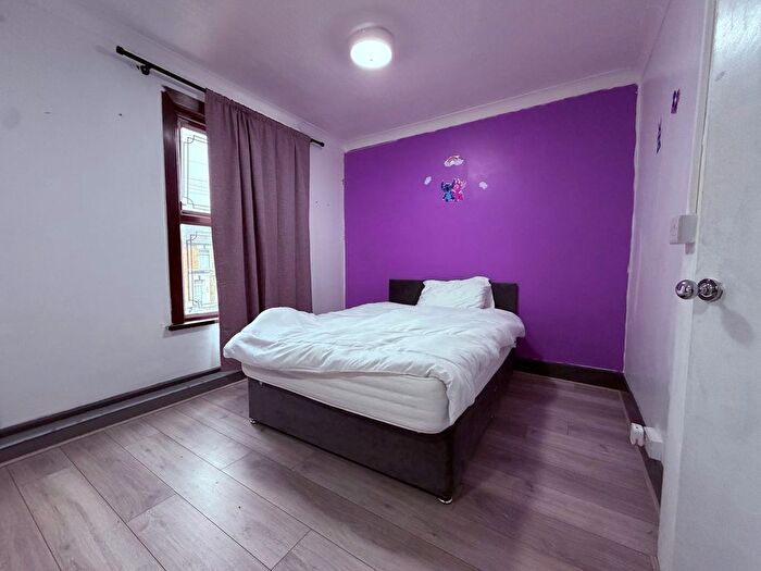 3 Bedroom Terraced House For Sale In Chester Road, Walthamstow, E17