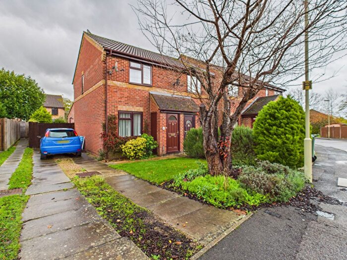 2 Bedroom Terraced House For Sale In Southlands, Chineham, Basingstoke, RG24