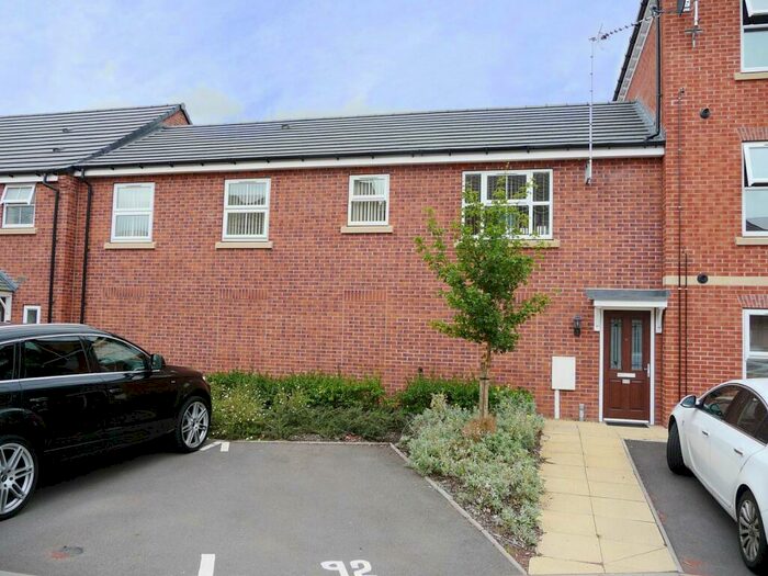 2 Bedroom Flat To Rent In Snitterfield Drive, Shirley, Solihull, B90